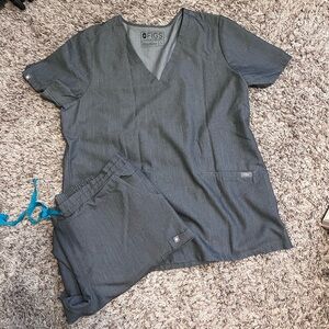 Figs Technical Collection Heather Gray V-Neck Scrub Top & Pants